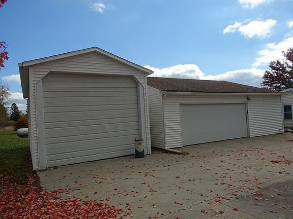 ATTACHED GARAGES