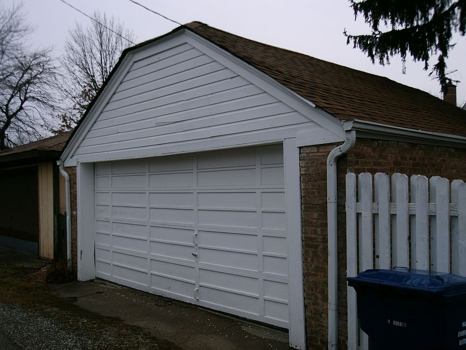 2nd image of 9412 S Sacramento Ave #1