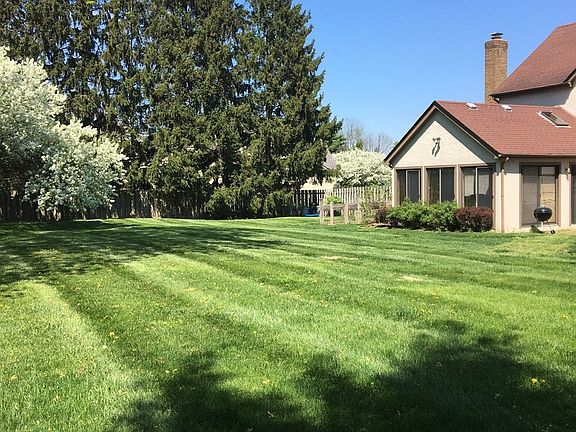 3rd image of 303 Monsarrat Dr