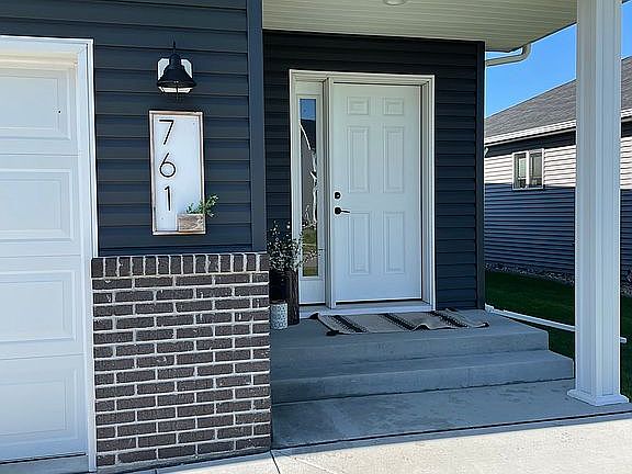 2nd image of 761 Cathy Dr W