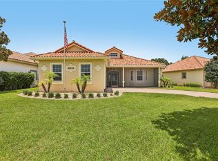 30418 Island Club Dr, Tavares, FL 32778