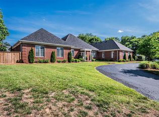 940 Kensington Way, Bowling Green, KY 42103