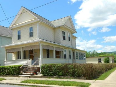 421 1st St, Hanover Township, PA, 18706