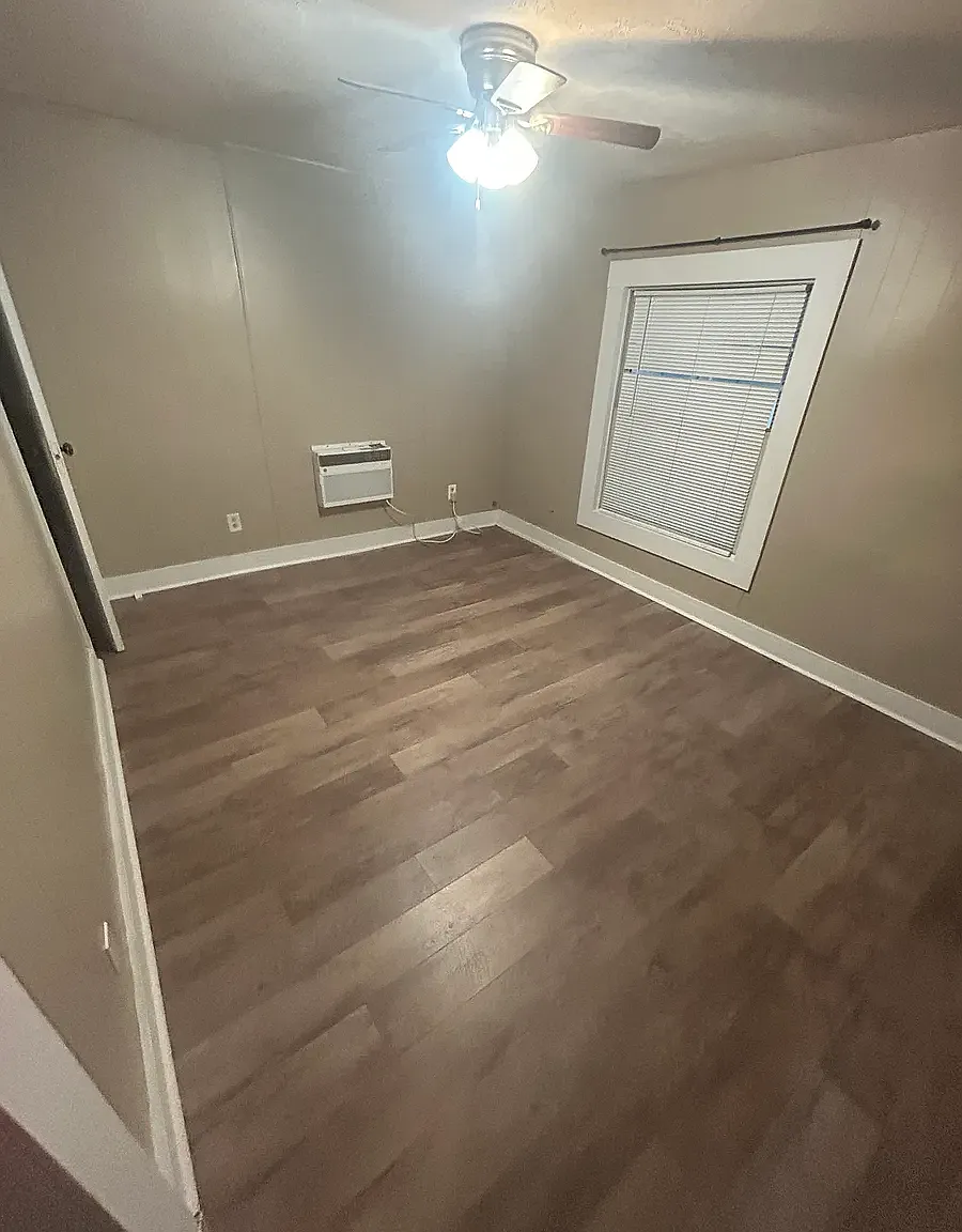 2 bed, 989 sqft, $900 — Photo 2