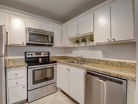 4th image of 127 Valencia Dr #F