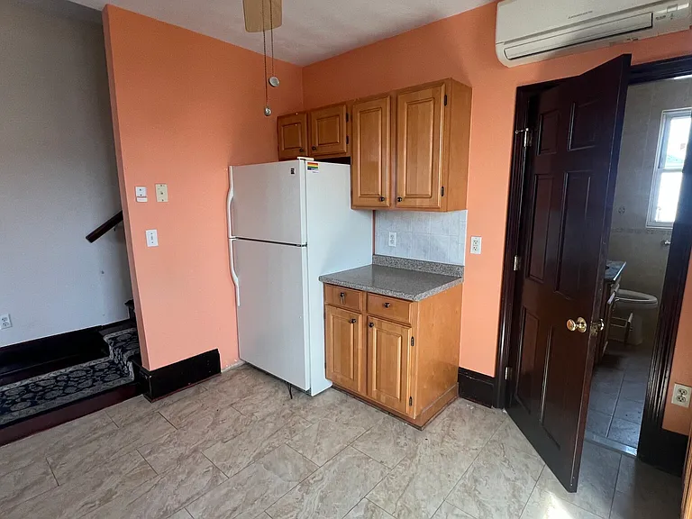 15 Locust St #3 — Photo 3