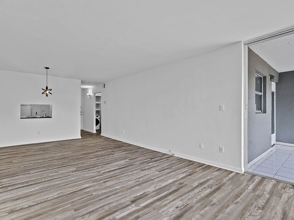 1st image of 1615 West Ave APT 403