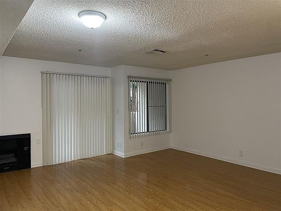 3rd image of 621 N Louise St APT 9