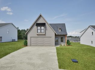 238 Firefly Ln, Opelika, AL 36804