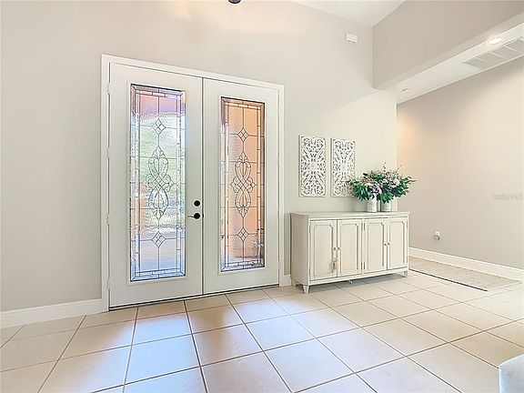 4th image of 915 San Raphael St