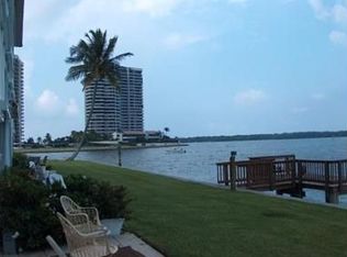 52 Yacht Club Dr APT 106, North Palm Beach, FL 33408