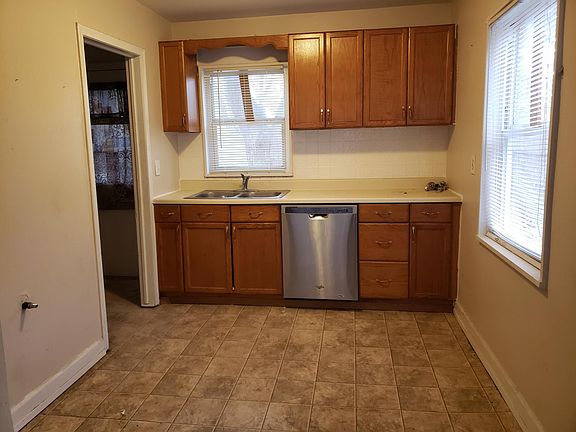 Includes dishwasher!