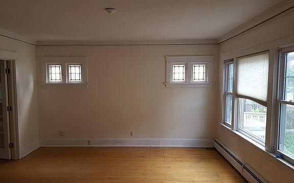 5th image of 1909 E Kenwood Blvd