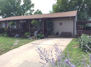 36 Sunset Dr, Beardstown, IL 62618