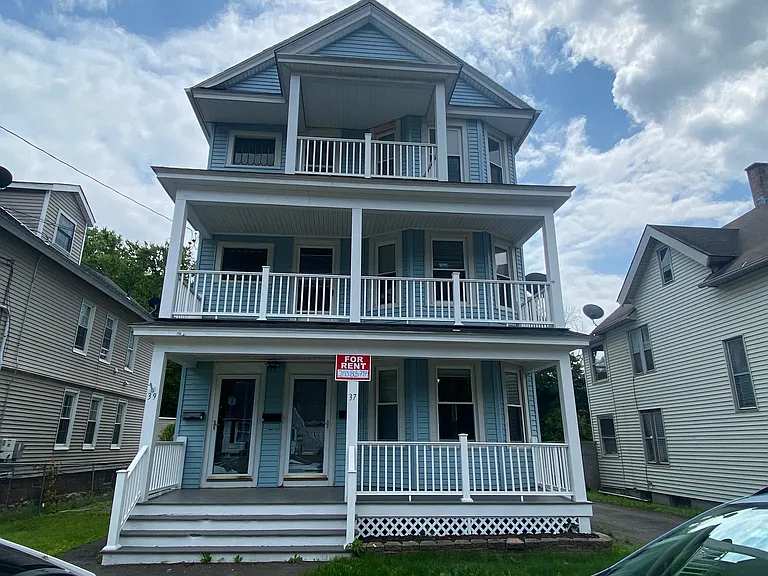 37-39 Benham St #1 — Photo 25