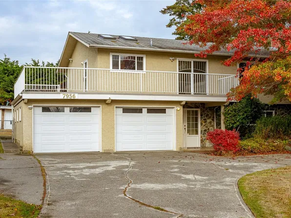 7956 Arthur Dr, Central Saanich, BC V8M 1V2