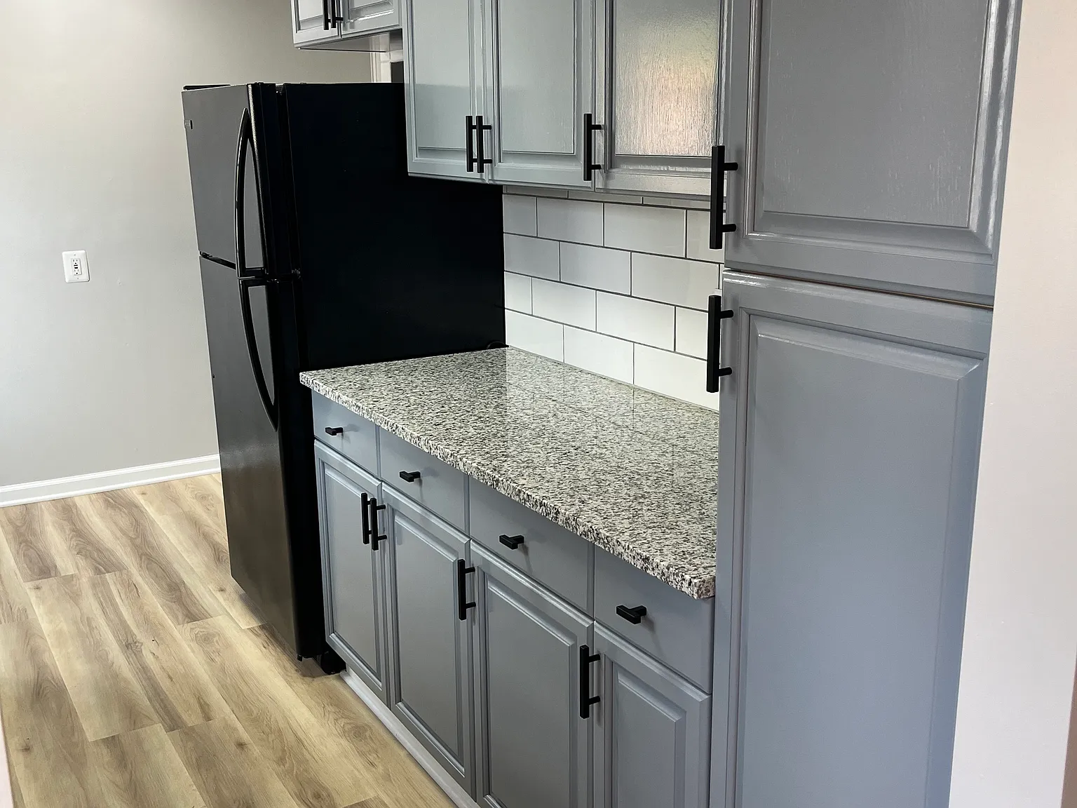 3 bed, 960 sqft, $1,660 — Photo 2