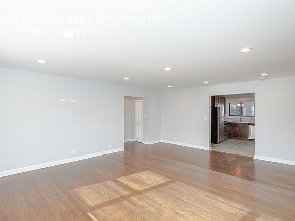 3rd image of 6801 N Ridge Blvd #6807-102