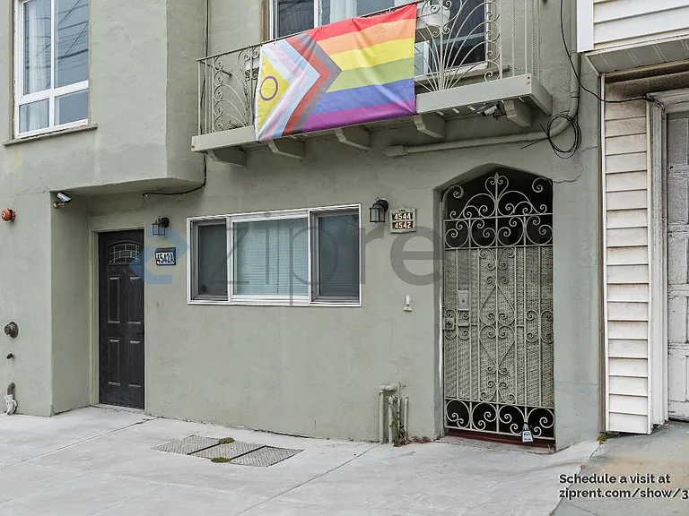 4542 Cabrillo St #A — Photo 3
