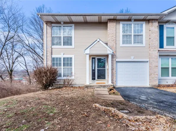 8233 Swarthmore Ct, Saint Louis, MO 63130