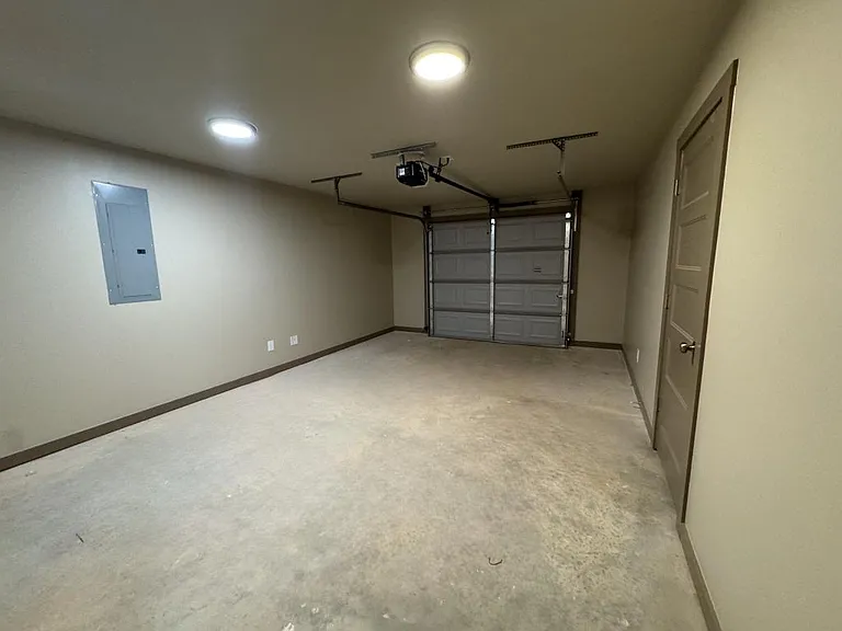 118 Dobbins Cir — Photo 11