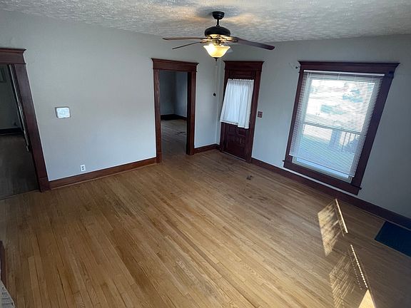 4th image of 703 W North St