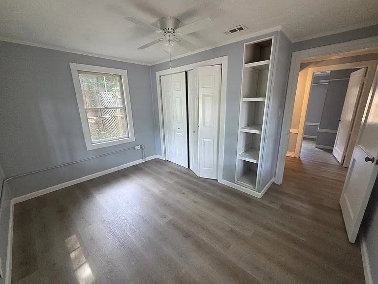 319 Mercer Ave — Photo 11