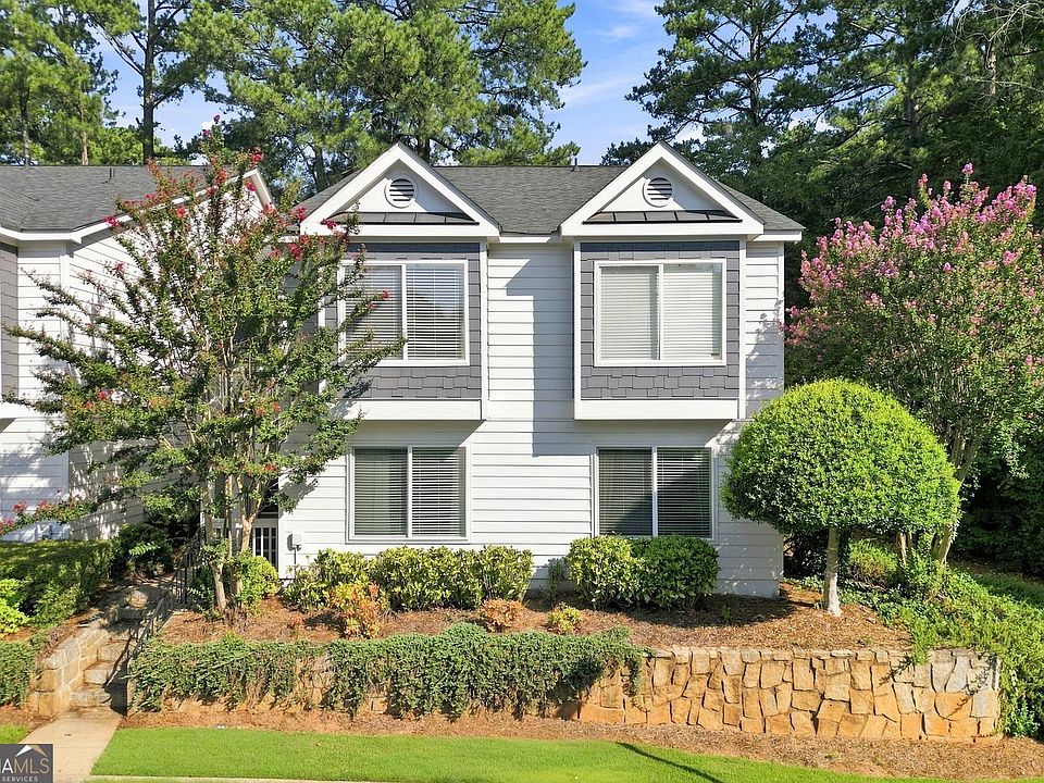 1st image of 27 Arbor End SE