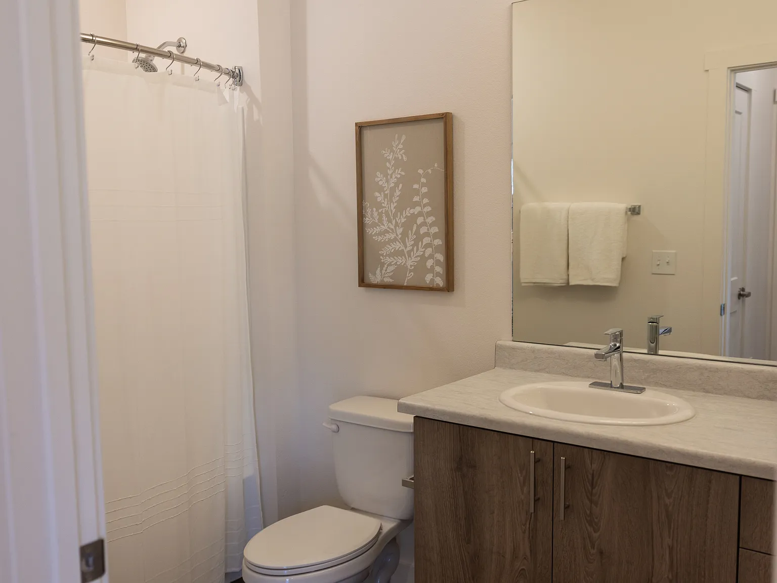2 bed, 1088 sqft, $2,049 — Photo 4