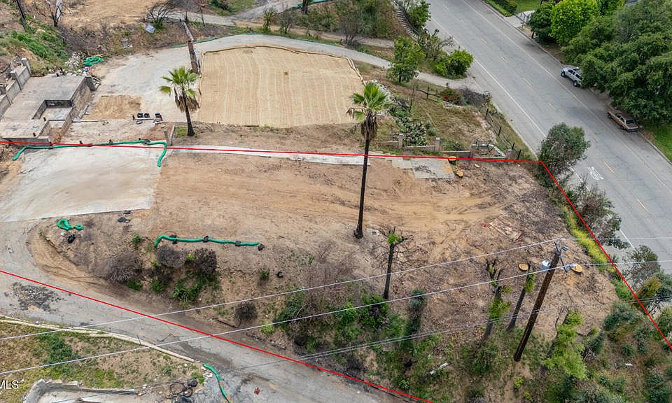 2nd image of 1625 E Loma Alta Dr