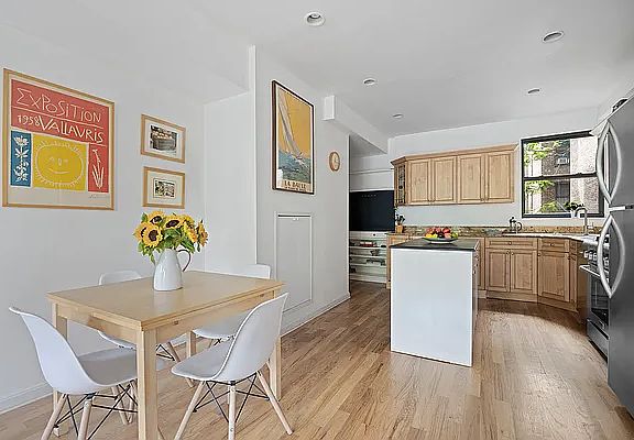 3rd image of 362 Eastern Pkwy APT 2B