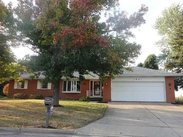 1st image of 1831 Lamar Ln