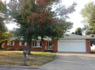 1831 Lamar Ln, Napoleon, OH 43545
