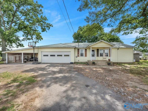 172 5th St NW, Sylvania, AL 35988