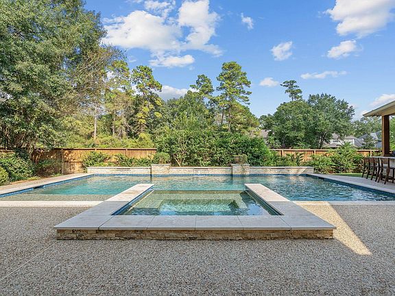 3rd image of 22 Greycrest Pl