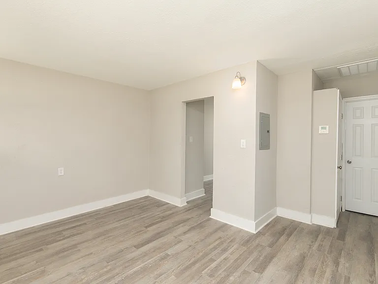5013 9th Ct N #D — Photo 3