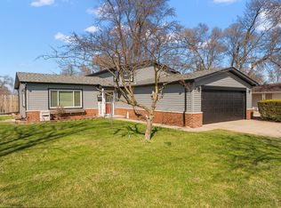 906 E Glen Park Ave, Griffith, IN 46319