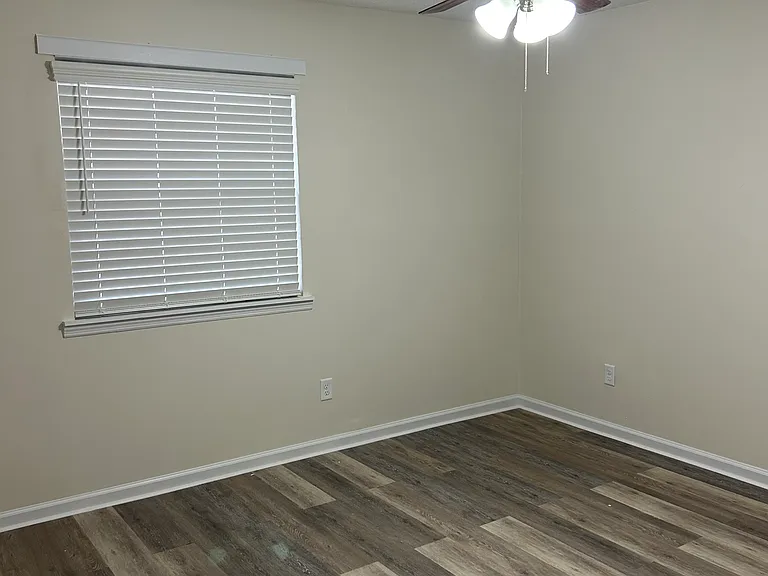 509 Park Ln — Photo 9
