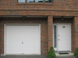 28 Pleszko Pl, Fairfield, CT 06824