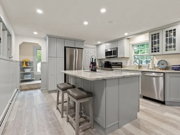 378 Salem St, Wakefield, MA 01880