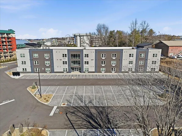 227 Sharon Dr #214, Pigeon Forge, TN 37863