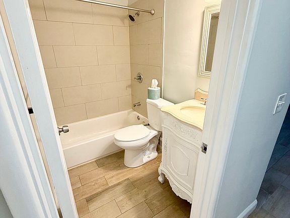 5th image of 81B Briarwood Ln