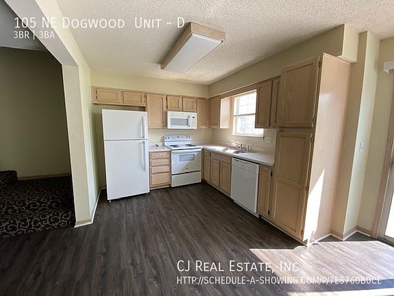 3rd image of 105 NE Dogwood St APT D