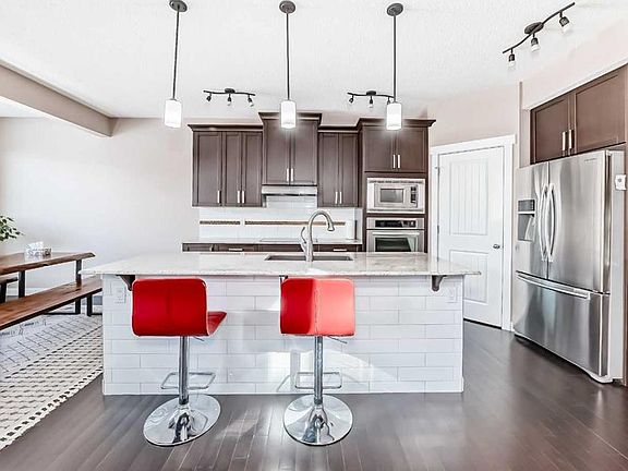 5th image of 11 E Cougar Ridge Pl SW