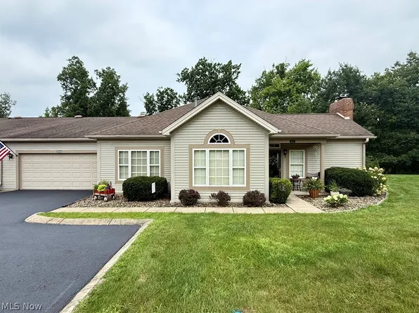 302 Wilcox Rd, Youngstown, OH 44515