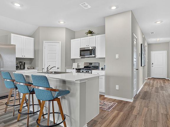 2nd image of 153 Tumbleweed Dr