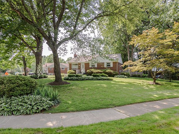 3rd image of 7323 Marc Dr