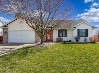 1109 E 6th St, Coal Valley, IL 61240