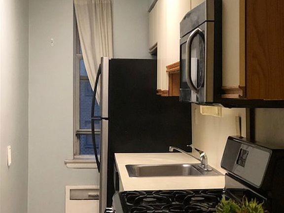 5th image of 8750 Boulevard E APT 2D