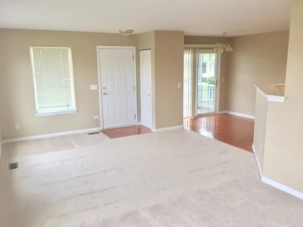 39617 N Warren Ln, Beach Park, IL 60083